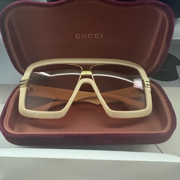 Gucci Gg0900s Oversize Mask Sunglasses - Picture 1 of 5